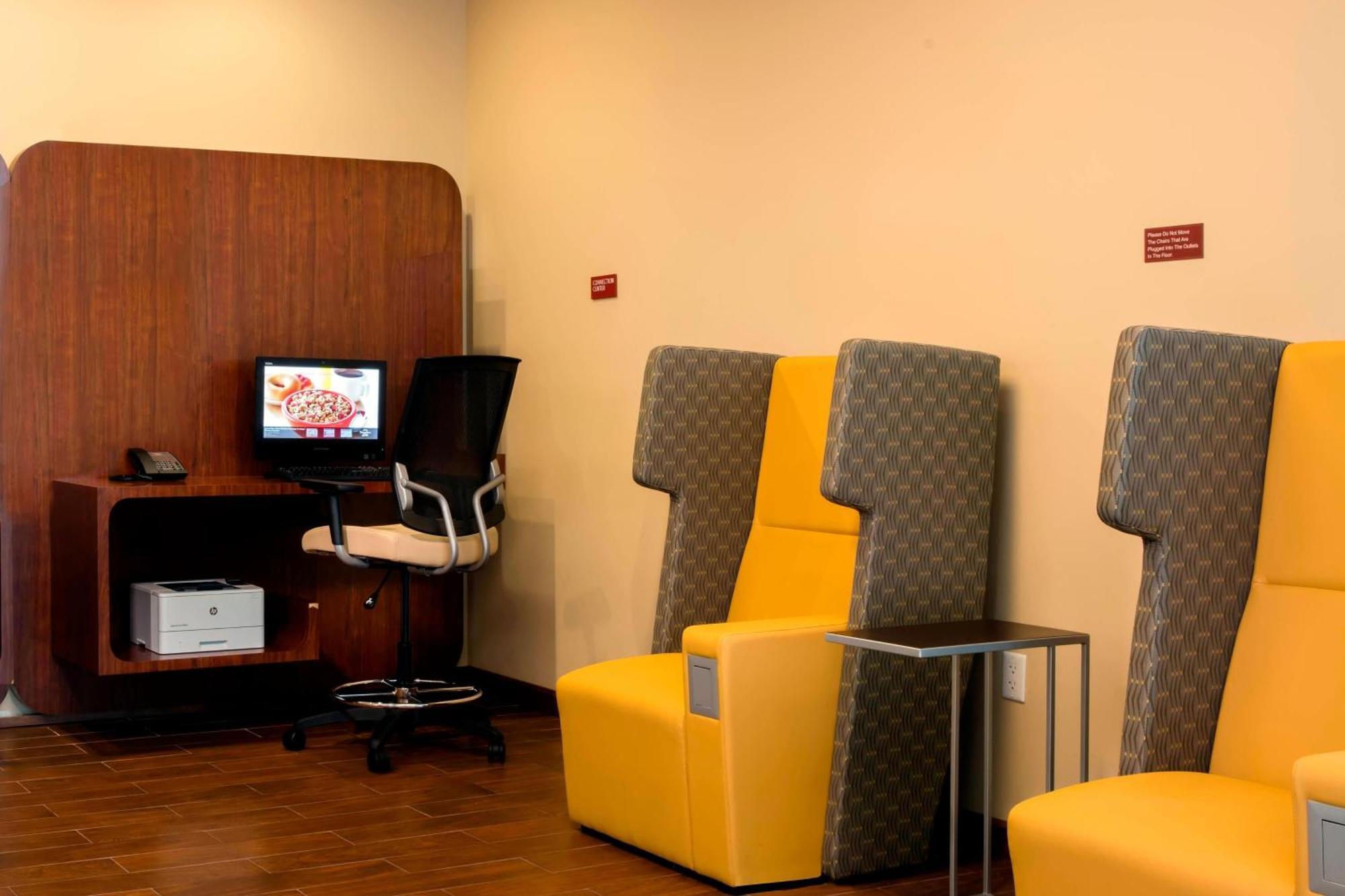 Towneplace Suites Orlando At Flamingo Crossings Town Center/Western Entrance Bay Lake Buitenkant foto